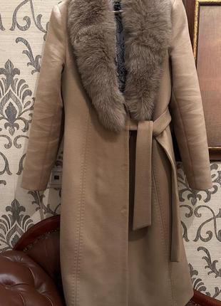 Зимове пальто зі справжнім  хутром , розмір м