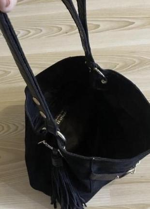 Чёрная замшевая качественная сумка на средней ручке5 фото