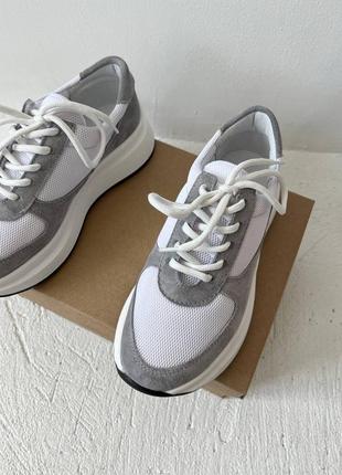 Очень качественные женские кроссовки серо белые от украинского производителя 🔥🔥🔥10 фото