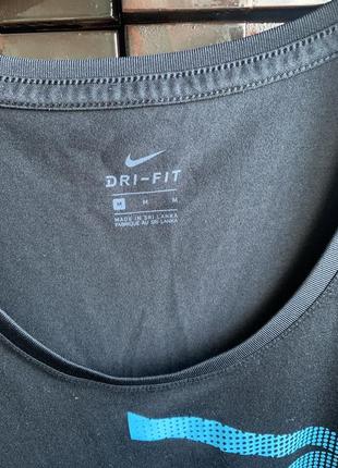 Спортивная черная футболка nike dri fit с голубым логотипом2 фото