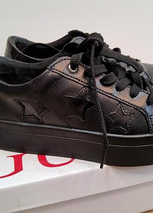 Guess, cникерсы, 35 р, сша