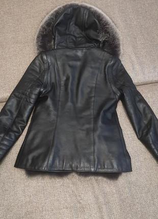 Куртка - жилетка кожаная с мехом песца2 фото