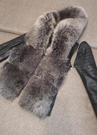 Куртка - жилетка кожаная с мехом песца3 фото