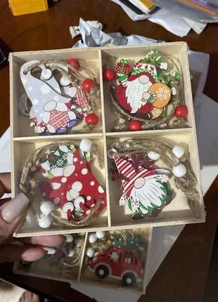 Новорічні дерев'яні іграшки, прикраси на ялинку