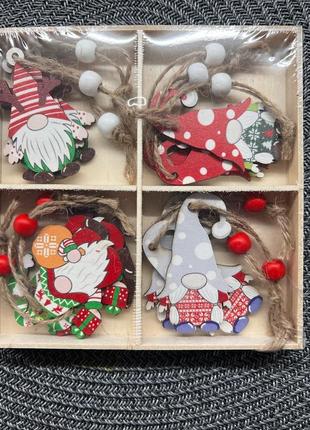 Новорічні дерев'яні іграшки, прикраси на ялинку