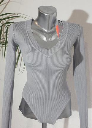 Боди в рубчик. боди с длинным рукавом. боди v-образным вырезом