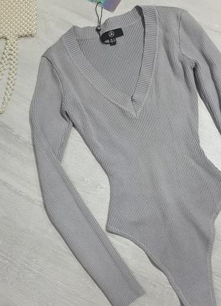 Боди в рубчик. боди с длинным рукавом. боди v-образным вырезом