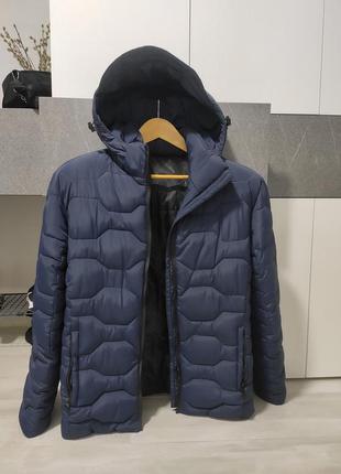 Куртка зимова з капюшоном чоловіча синя пряма з карманами 48 l2 фото