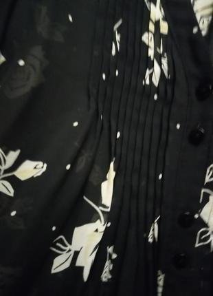 Дуже гарна шифонова блуза чорна з кремоватими трояндами4 фото