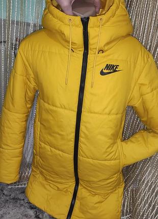 Спорт стильна куртка .nike w nsw syn fill parka.s
