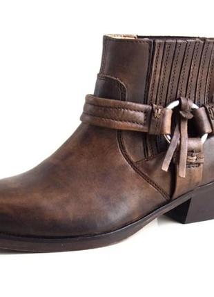 Чоботи, казаки , черевики, ботинки, ботильйони шкіряні від diesel