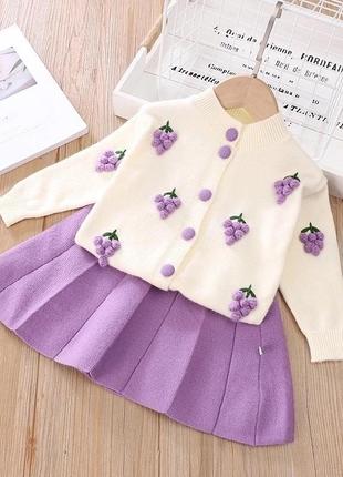 Модний і дуже гарний костюм -двійка для дівчаток реглан на гудзиках і спідниця .