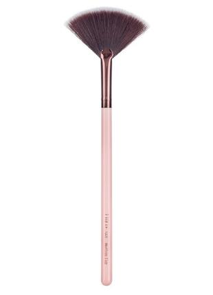 Luxie 560 medium fan rose gold веерная кисть для лица