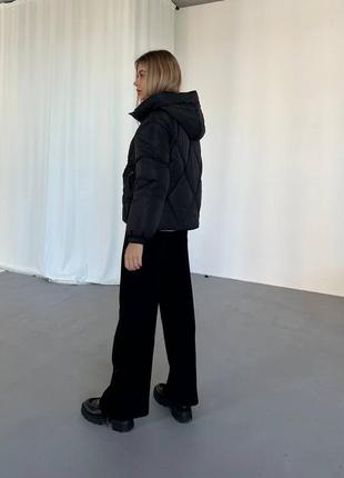 Женская комфортная черная тёплая трендовая стильная двухсторонняя зимняя куртка 20235 фото