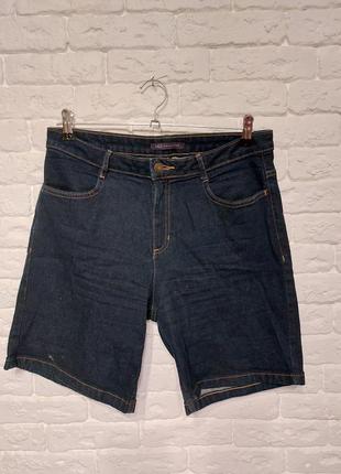 Фирменные джинсовые шорты