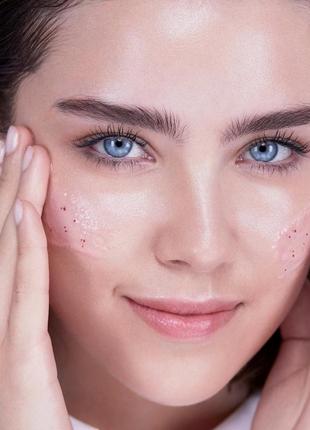 Нежный скраб для лица с гранулами сахара и розовой водой lancome rose sugar scrub, 100ml