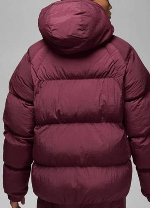 В таблиці 🕺🏼
курточка зимова чоловіча  air jordan essential mens puffer jct bordo  dq7348-680
 оригінал2 фото