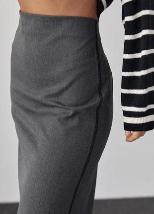 Длинная юбка-карандаш классическая макси с высоким разрезом сзади темно-серая графитовая3 фото