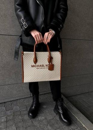 Повседневная женская сумка michael kors  бежевая с коричневым универсальная