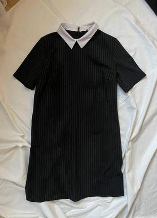 Платье платье с белым воротничком