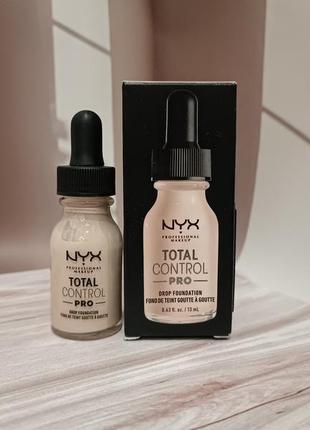 Жидкая тональная основа для лица nyx professional total control pro drop foundation 13 мл, оттенок 03 porcelain.