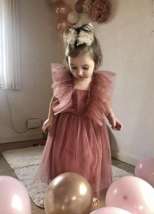 Сукня рожева