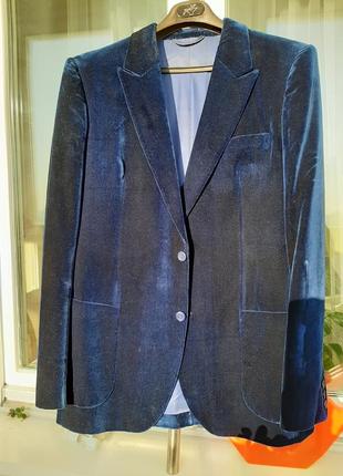 Нарядный бархатный пиджак.  мужской!!!!!!