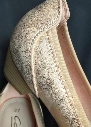 Туфли перламутровые 24см бежевые телесные туфельки блестящие на каблуке6 фото