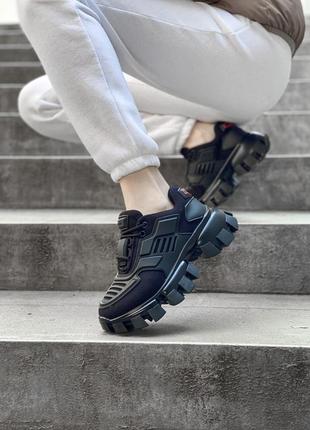 Женские чёрные кроссовки