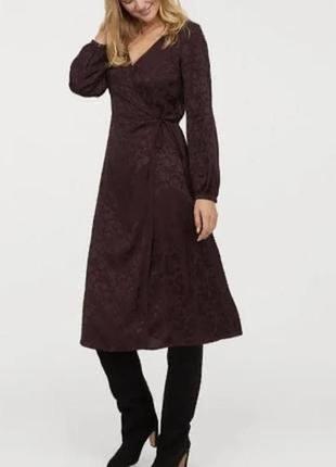 Платье из вискозы длиной до икры с жаккардовым рисунком. h&m