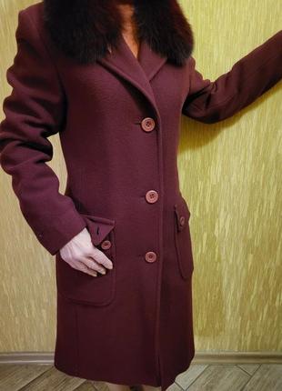 Драповое пальто бордового цвета.2 фото