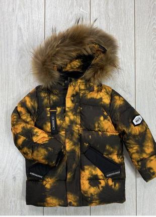 Яскрава зимова тепленька зимова куртка для хлопців 110,116