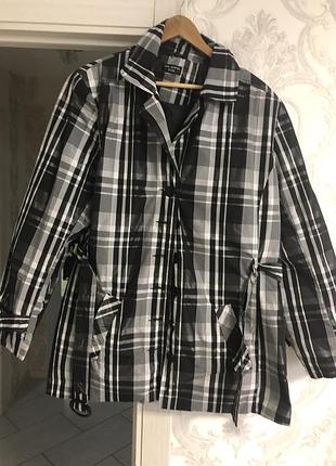 Стильный плащь в клетку р 54-56