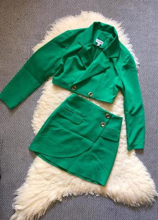 Костюм классический с юбкой пиджак мины зеленой яркий классический с юбкой и пиджаком мини10 фото