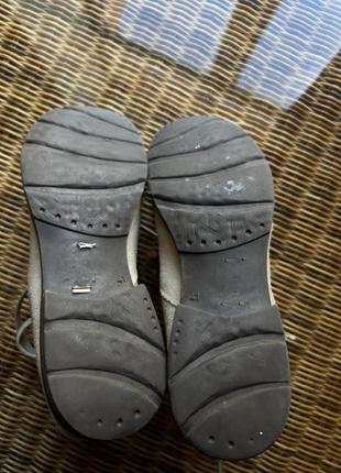 Зимние замшевые ботинки на меху бежевые4 фото