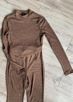 Костюм в рубчик shein