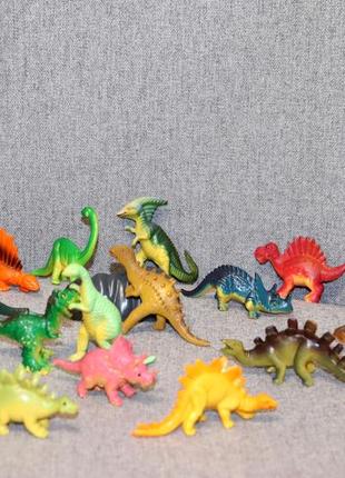 Фігурки ігрові динозаври