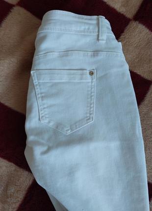 Белые женские джинсы3 фото