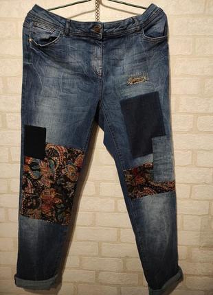 Стильные джинсы в этно стиле от бренда cecil