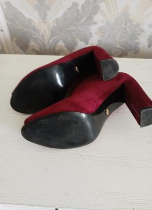 Необычайно крутые замшевые туфли-ботильоны с открытым носиком,цвет марсала4 фото