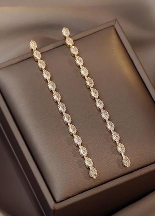 Вечірні сережки для жінок / довгі святкові сережки з камінцями / якісна біжутерія / золотий колір