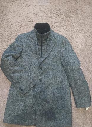 Утепленное мужское пальто1 фото