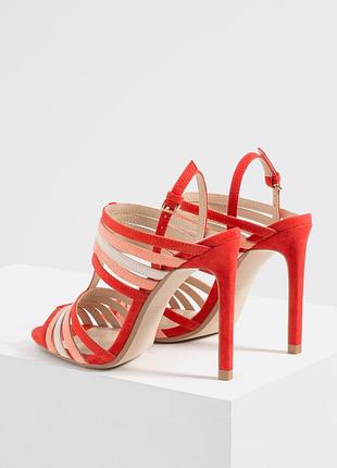 Босоніжки zara