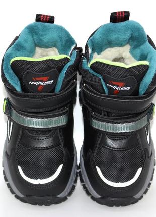 Детские зимние черные термоботинки для мальчика на двух липучках, светящаяся обувь на зиму3 фото