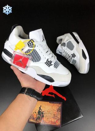 Зимние мужские кроссовки nike air jordan 4 retro winter white black grey fur белого с черным и серым цветов с мехом