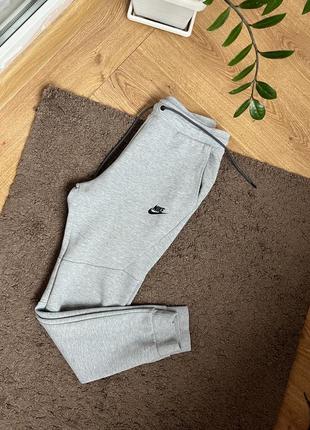 Брюки nike tech fleece размер s6 фото