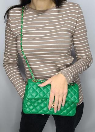 Красивая кожаная женская сумка стеганая зеленая вместительная кросс-боди багет в стиле chanel через плечо супер люкс турция9 фото