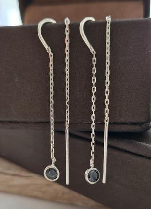 Серьги протяжки серебряные с круглыми черными фианитами1 фото