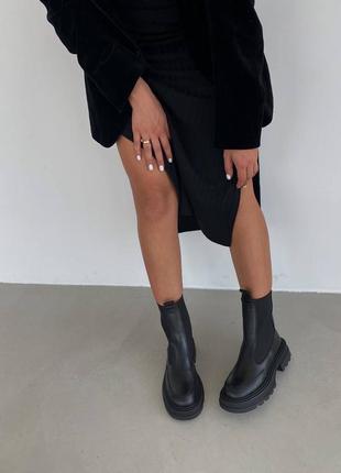 Черные челси из натуральной кожи на меху базовые без замка на резинках зимние осенние женские ботинки сапоги на зиму7 фото