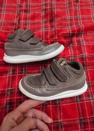Легкие ботинки clarks осень весна кожа